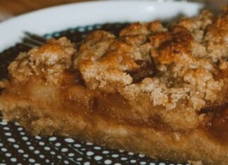 Λαχταριστή μηλόπιτα χωρίς αυγά: Πως να την φτιάξεις μόνη σου σπίτι πολύ γρήγορα