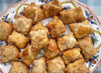 «Γκιουζλεμέδες»: Παραδοσιακά τυροπιτάκια Λέσβου με δυόσμο και μυζήθρα