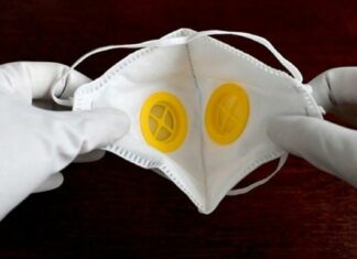 Κορωνοϊός: Σίγουρα βγάζετε τα γάντια με λάθος τρόπο – Ποιος είναι ο σωστός