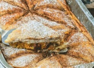 Μπουρέκι με κολοκύθα, μήλο και κανέλα της Αργυρώς Μπαρμπαρίγου