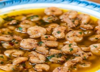 Αρωματικές γαρίδες με σκόρδο, βούτυρο και λεμόνι (Video)