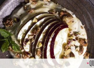 Άκης Πετρετζίκης: Γιαούρτι με μήλα, μπαχαρικά και μέλι