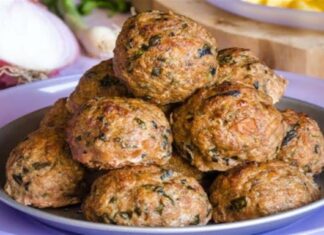 Κεφτεδάκια στον φούρνο: Το κόλπο για να βγουν αφράτα και ζουμερά χωρίς τηγάνισμα