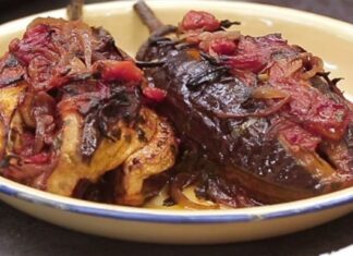 Μελιτζάνες ιμάμ μπαϊλντί με λεμόνι και πιπέρι από την Αργυρώ Μπαρμπαρίγου