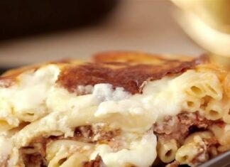 Τρεμουλιαστό παστίτσιο με κανέλα και εύκολη μπεσαμέλ από την Αργυρώ Μπαρμπαρίγου