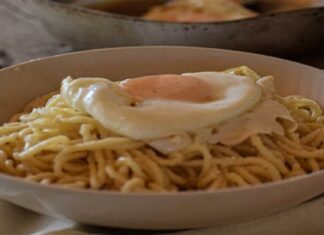 Τσουχτή: Η γρήγορη και ονειρεμένα νόστιμη μακαρονάδα της Μάνης που… ερωτεύεσαι με την πρώτη ματιά