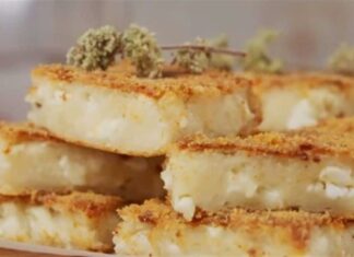 «Γυμνή» τυρόπιτα χωρίς φύλλο με φέτα, ανθότυρο και τριμμένη φρυγανιά