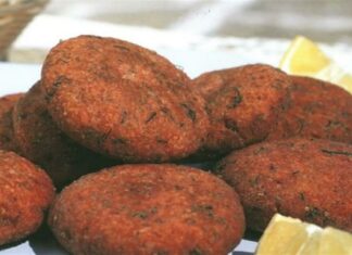 Ζουμεροί ταραμοκεφτέδες με σταγόνες λεμόνι από την Αργυρώ Μπαρμπαρίγου