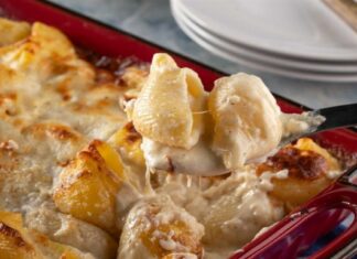 Κοχύλια στο φούρνο με πλούσια κρέμα τεσσάρων τυριών