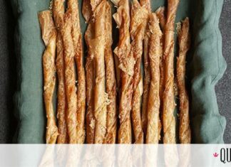 Άκης Πετρετζίκης: Κριτσίνια παρμεζάνας από φύλλο κρούστας