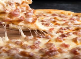 Η μυστική συνταγή για την λαχταριστή πίτσα της γιαγιάς