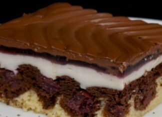 Γρήγορο γλυκό ψυγείου με γάλα και κακάο