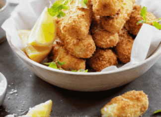 Νηστεύεις και δεν ξέρεις τι να φας; Φτιάξε κροκέτες από καβούρι και πατάτα με ταραμοσαλάτα!