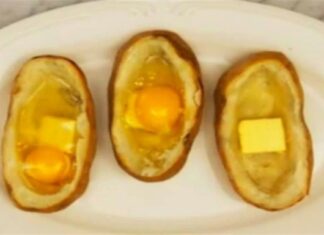 Σπάει 3 αυγά μέσα σε μια πατάτα – Όταν τελειώνει μας τρέχουν ήδη τα σάλια…