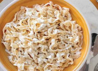 Πώς θα φτιάξεις μια από τις πιο οικονομικές και νόστιμες μακαρονάδες με ανθότυρο