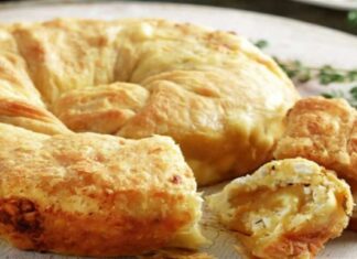 Κυριακάτικη λιχουδιά: Τυρόπιτα “κουρδουμπλό” με 2 τυριά που θα σας συναρπάσει