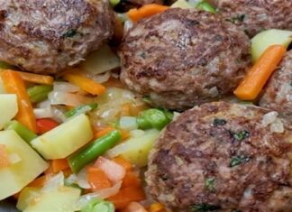 Πλάστε τα κεφτεδάκια με 1 υλικό έκπληξη – Μόλις δείτε το αποτέλεσμα θα πάθετε πλάκα