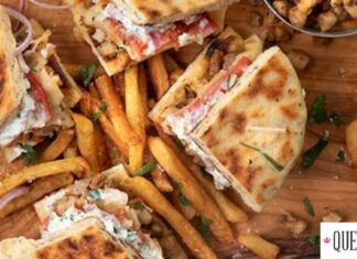 Άκης Πετρετζίκης: Σκεπαστή πίτα