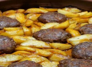 Φαγητό… όπως της μαμάς: Μπιφτέκια με ανάμεικτο κιμά και πατάτες φούρνου