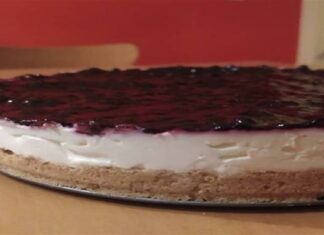 Θα σας πέσει το σαγόνι: Έτσι θα φτιάξετε το πιο νόστιμο και εύκολο cheesecake