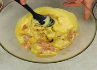 Χτύπησε το γιαούρτι με τα αυγά και έριξε το κοτόπουλο – Μόλις δείτε το τελικό αποτέλεσμα θα θέλετε να το φτιάξετε αμέσως (video)