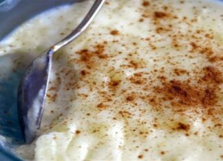 Vegan ρυζόγαλο με γάλα ρυζιού και κανέλα