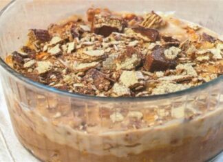 Έτοιμο μέσα σε 25 λεπτά – Γλυκό ψυγείου “κόλαση” με πραλίνα σοκολάτα και μπισκότα