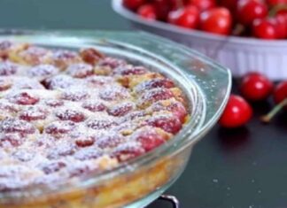 H κερασόπιτα που έχει τρελάνει το ίντερνετ: Γίνεται σε 5 λεπτά και θέλει ελάχιστα υλικά!