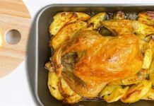 Ρίξε μπόλικο λεμόνι και φέτες πορτοκάλι – Κοτόπουλο με πατάτες στο φούρνο σαν της γιαγιάς
