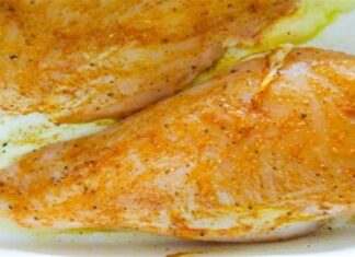 Τέρμα η ταλαιπωρία: Το εύκολο κόλπο για να φτιάξετε το πιο μαλακό και ζουμερό κοτόπουλο που έχετε δοκιμάσει!