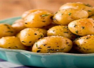 Δεν έχετε φάει καλύτερο: Baby πατάτες με μουστάρδα στον φούρνο
