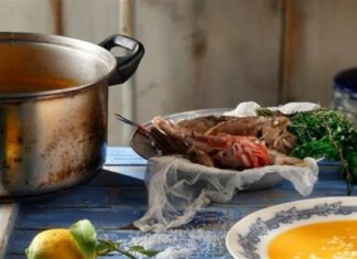 Παραδοσιακή Παριανή ψαρόσουπα με λεμόνι από την Αργυρώ Μπαρμπαρίγου