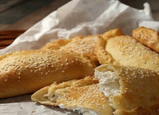 Σπιτική τυρόπιτα έτοιμη σε 10 λεπτά