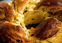 Γεμιστό τσουρέκι πορτοκάλι με αυγά από την Αργυρώ Μπαρμπαρίγου