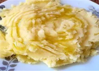 Η πιο εύκολη και γρήγορη συνταγή: Έτσι θα φτιάξεις την πιο ελαφριά και βελούδινη σκορδαλιά για την 25η Μαρτίου +1 μυστικό