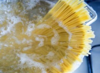 Σκέτη καταστροφή: Μην κάνετε ποτέ αυτή την κίνηση πριν βράσετε τα μακαρόνια