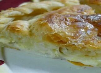 Η πιο νόστιμη τυρόπιτα με σιμιγδαλόκρεμα