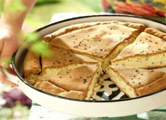 Η πίτα του Σαββάτου: Τυρόπιτα ολικής άλεσης με γιαούρτι, φέτα και δυόσμο έτοιμη σε 20′