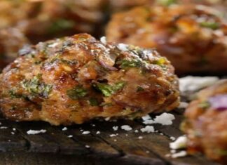 “Μπαμπάτσικα” μπιφτέκια λαχανικών με αρωματικά χόρτα και ταμπουλέ