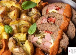 Άκης Πετρετζίκης: Γεμιστό ρολό κιμά με πατάτες