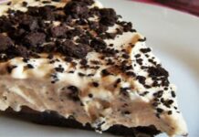 Αμαρτωλός πειρασμός: Λαχταριστό γλυκό ψυγείου της γιαγιάς – Έχει μόνο 4 υλικά!