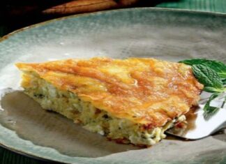 “Ξεκούραστη” τυρόπιτα με 3 τυριά, χωρίς φύλλο και έτοιμη σε 20′