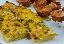 Όαση γεύσεων: Σπιτικά μπριζολοκάλαμα με πατάτες σουφλέ στο φούρνο