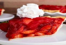 «Κόλαση» χωρίς να… αμαρτήσετε: Πανεύκολο φραουλένιο γλυκό ψυγείου χωρίς ενοχές