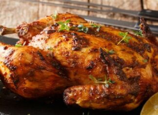 Τραγανή πέτσα κοτόπουλου: Το μοναδικό κόλπο που απογειώνει τη γεύση!
