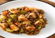 Φακές με κοτόπουλο σε μία πεντανόστιμη και θρεπτική παραλλαγή