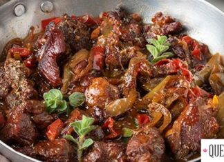 Άκης Πετρετζίκης: Χοιρινή τηγανιά με βαλσάμικο