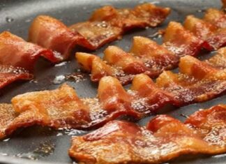 Χρειάζονται μόνο 3 λεπτά: Το μυστικό κόλπο για το πιο τραγανό μπέικον του κόσμου