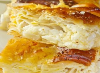 Τυρόπιτα express: Λαχταριστή συνταγή με υλικό-έκπληξη – Έτοιμη σε 15′