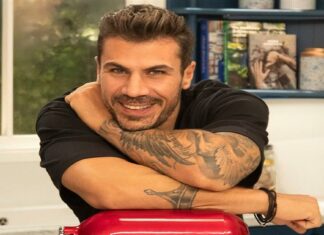 Πετρετζίκης: Έτσι θα βάψεις τέλεια κόκκινα αυγά, χωρίς «νερά», που δεν ξεβάφουν και χωρίς να σπάσει ούτε 1 – Πόσων ημερών πρέπει να ‘ναι